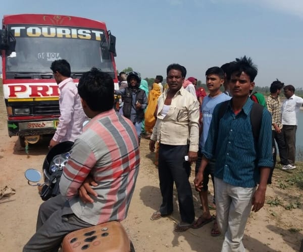  tyre burst of a running bus in sitapur.