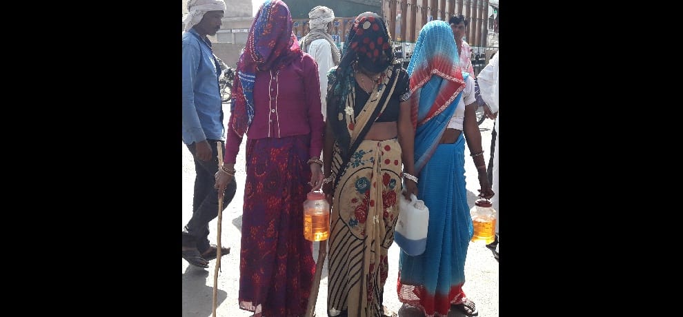 National Highway Jam, women to self-sacrifice, bring together kerosene