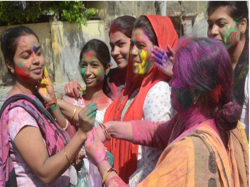 Holi played with enthusiasm and enthusiasm