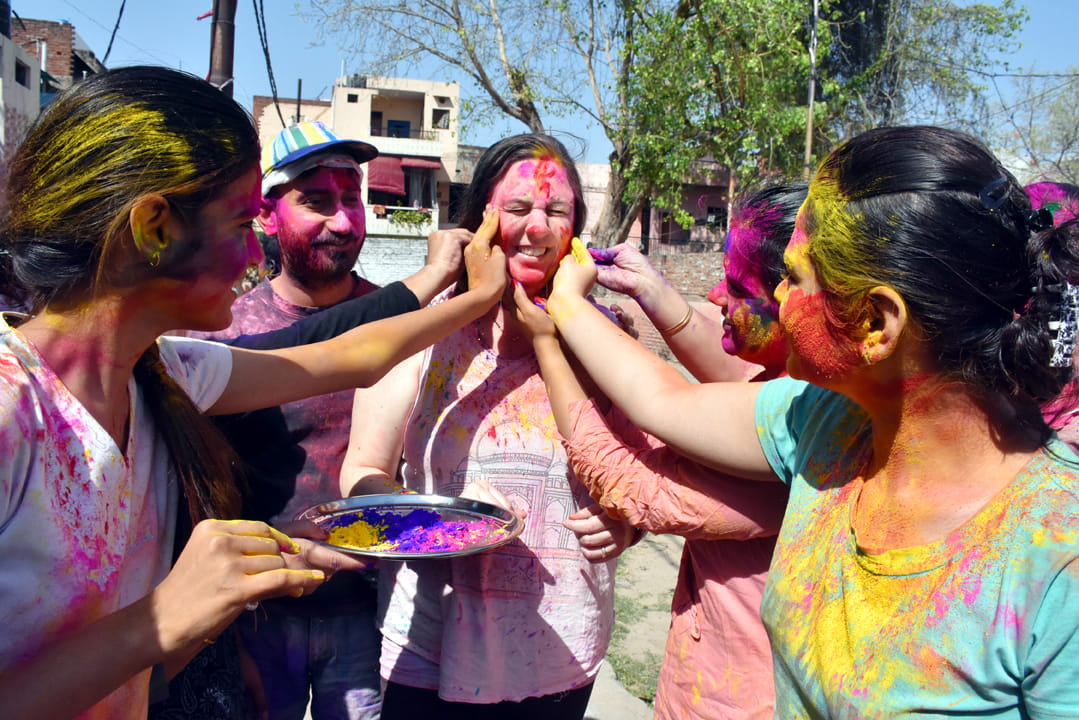 holi with american bhabhi