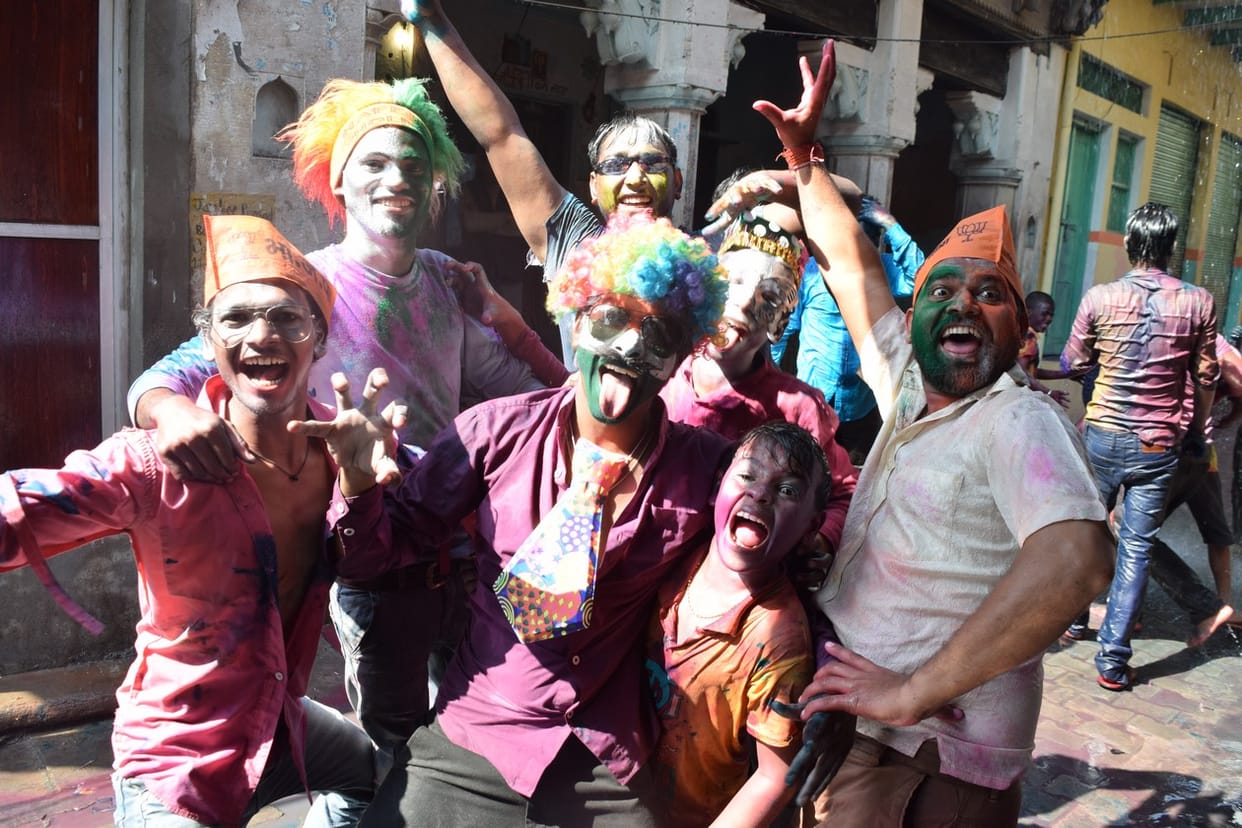 Dyes and Abir-Gulle
