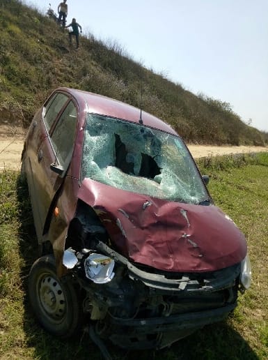 Car crushes three youths