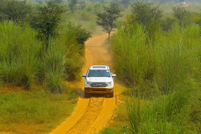 review of all new ford endeavour 