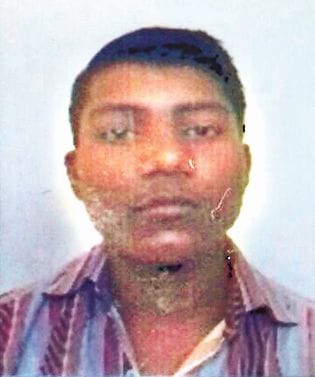 Aggrieved by the charge of theft The young man started hanging