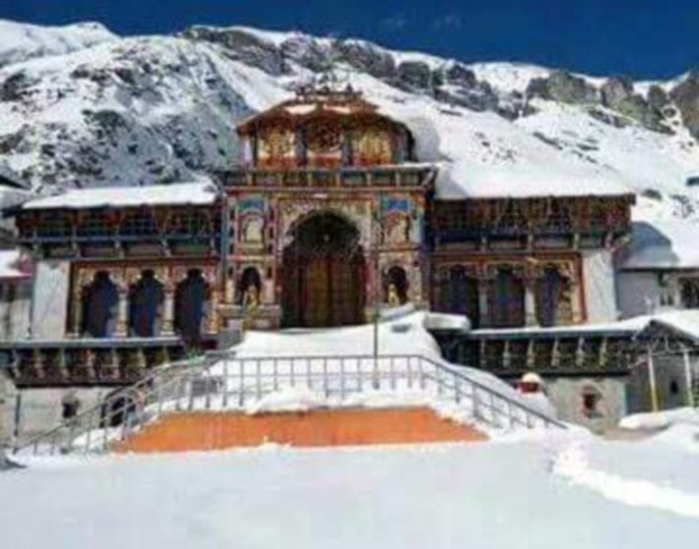 heavy Snowfall in Badrinath and Hemkund Sahib