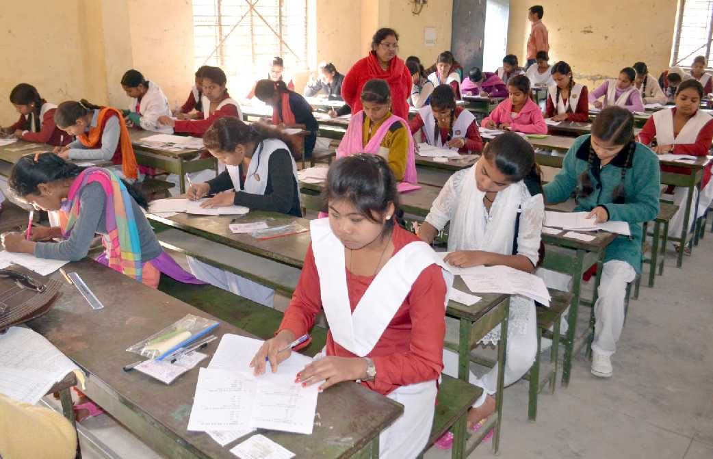 4901 test takers in Hindi then one left the examination of military science
