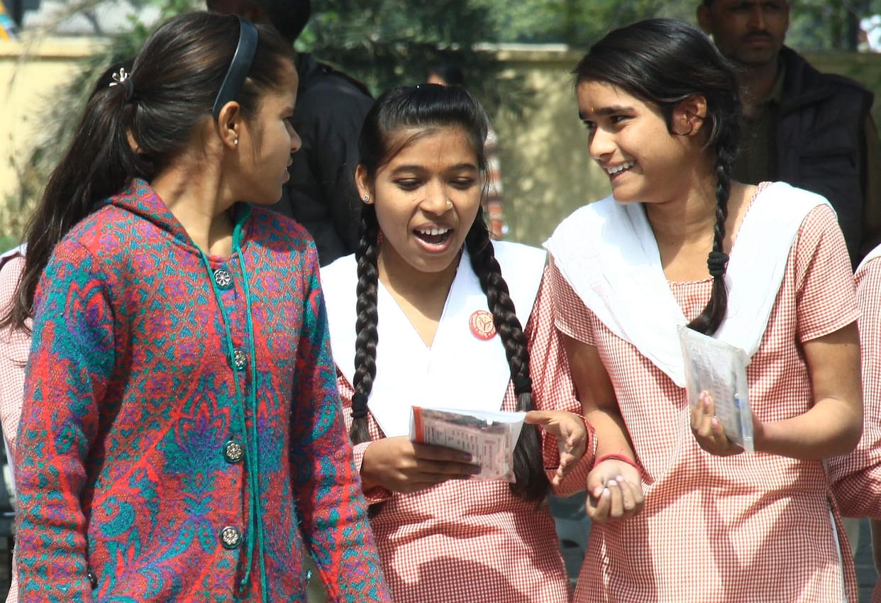 Four thousand examiners leave high school exam