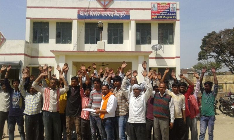 BJP encircles the police station