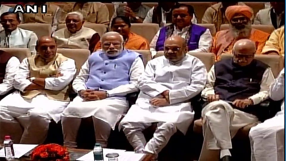 Discussion on names of UP and Uttarakhand CMs in BJP parliamentary party meeting