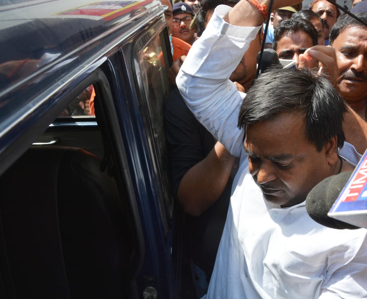 gayatri prajapati arrested in lucknow.