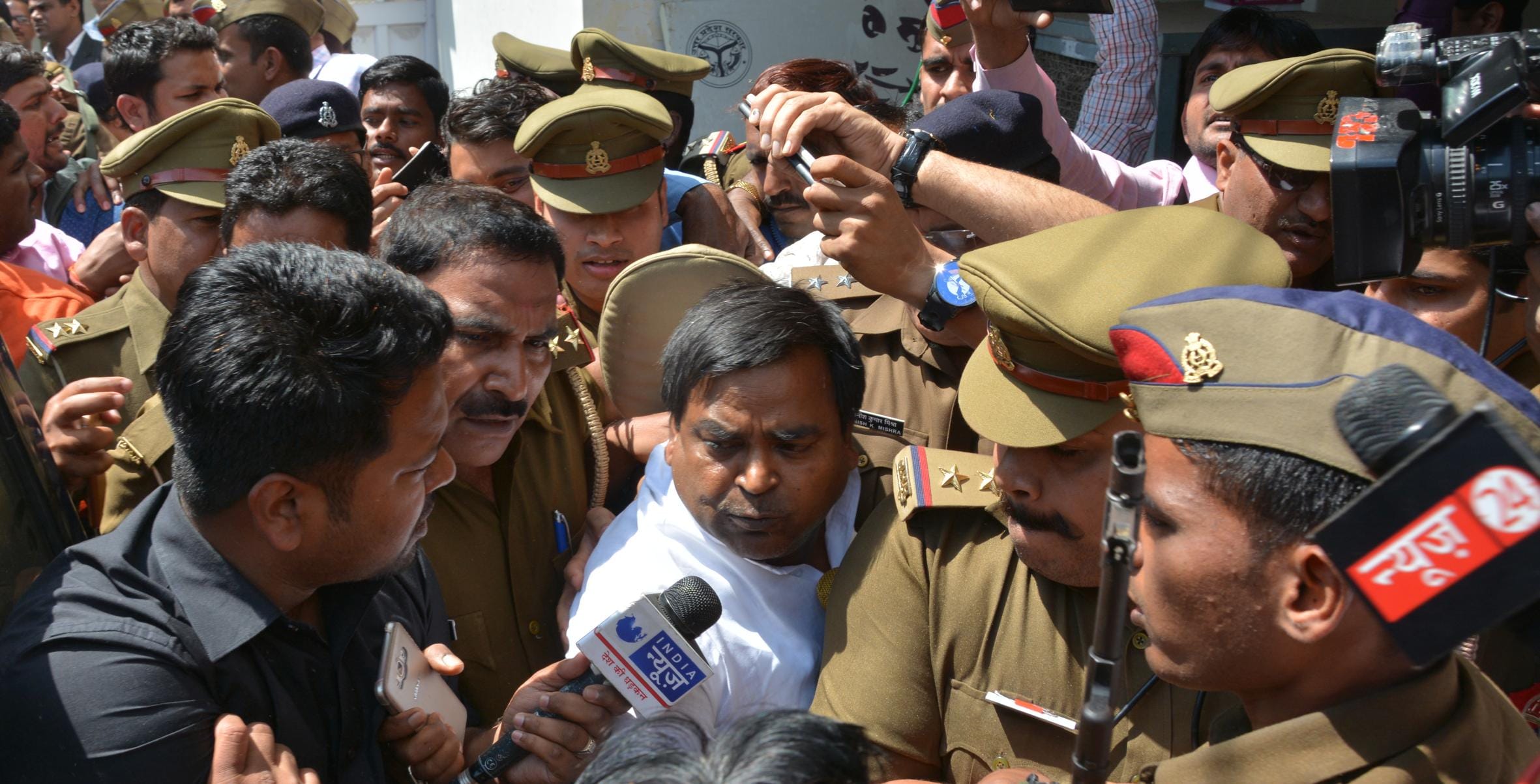  gayatri prajapati in Jail.
