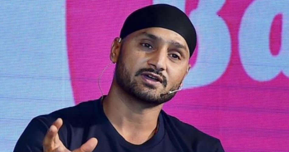 Harbhajan Singh hits out at Jet Airways pilot for racist