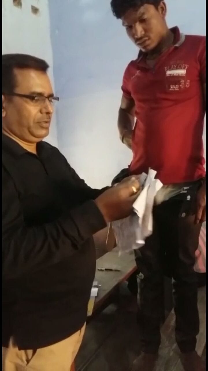 teacher caught imitator in dav 
