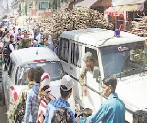 perayi shuru hote hi jaam