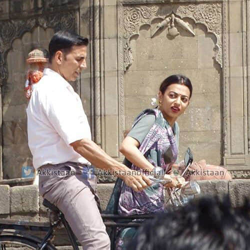 Akshay Kumar And Radhika Apte Shoots For A Song For Film Pad Man