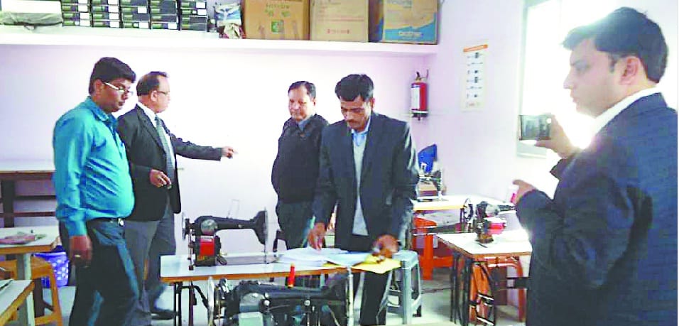 Bank employees sealed the balances of the defaulters.