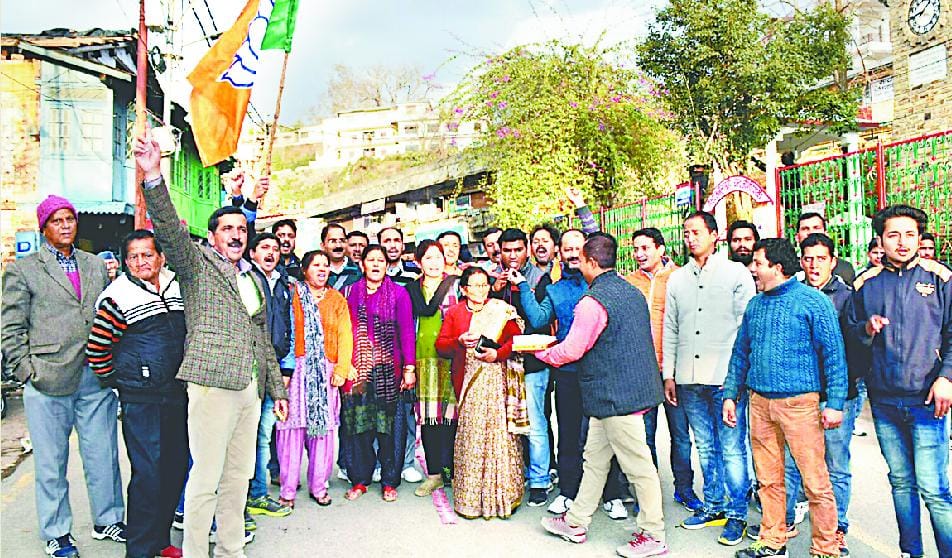 Fireworks of Rawat elected as CM