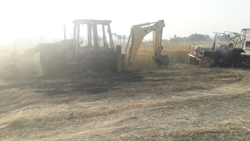 naxalaite put fire in seven vehicle of gail india limted at gaya