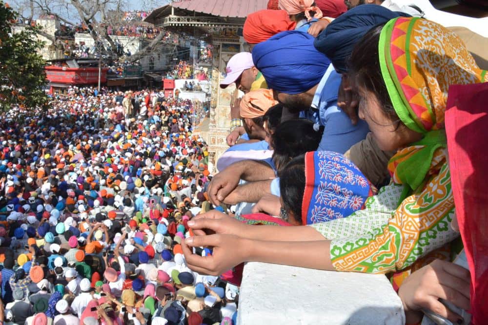 Foreigners comes in darbar sahib and Booked for next 100 years