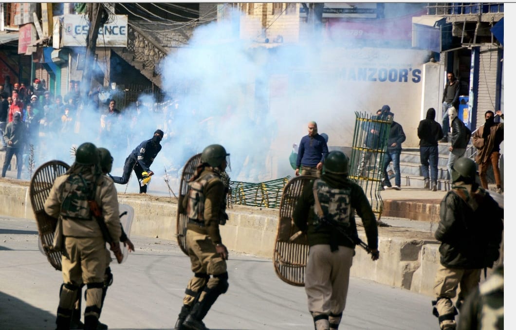 300 anti national whatsapp group active in kashmir