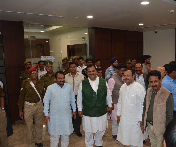  BJP leaders vigit Lokbhawan before chief minister's name declaration.