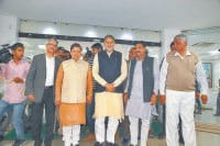todey, meeting, with, govt