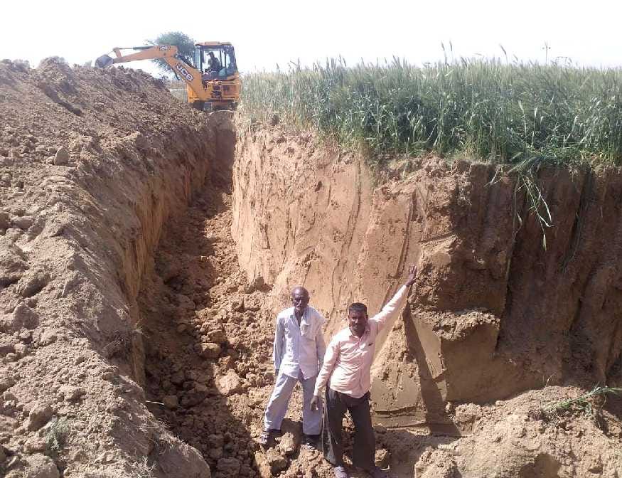 Fingerprints from the farmers' contractor
