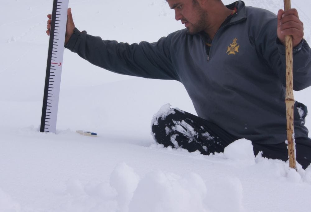 awesome photos of snowfall in uttarakhand