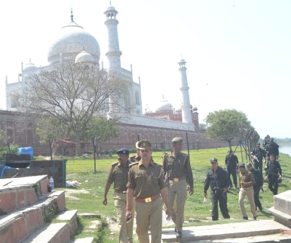ISIS targets Taj Mahal.
