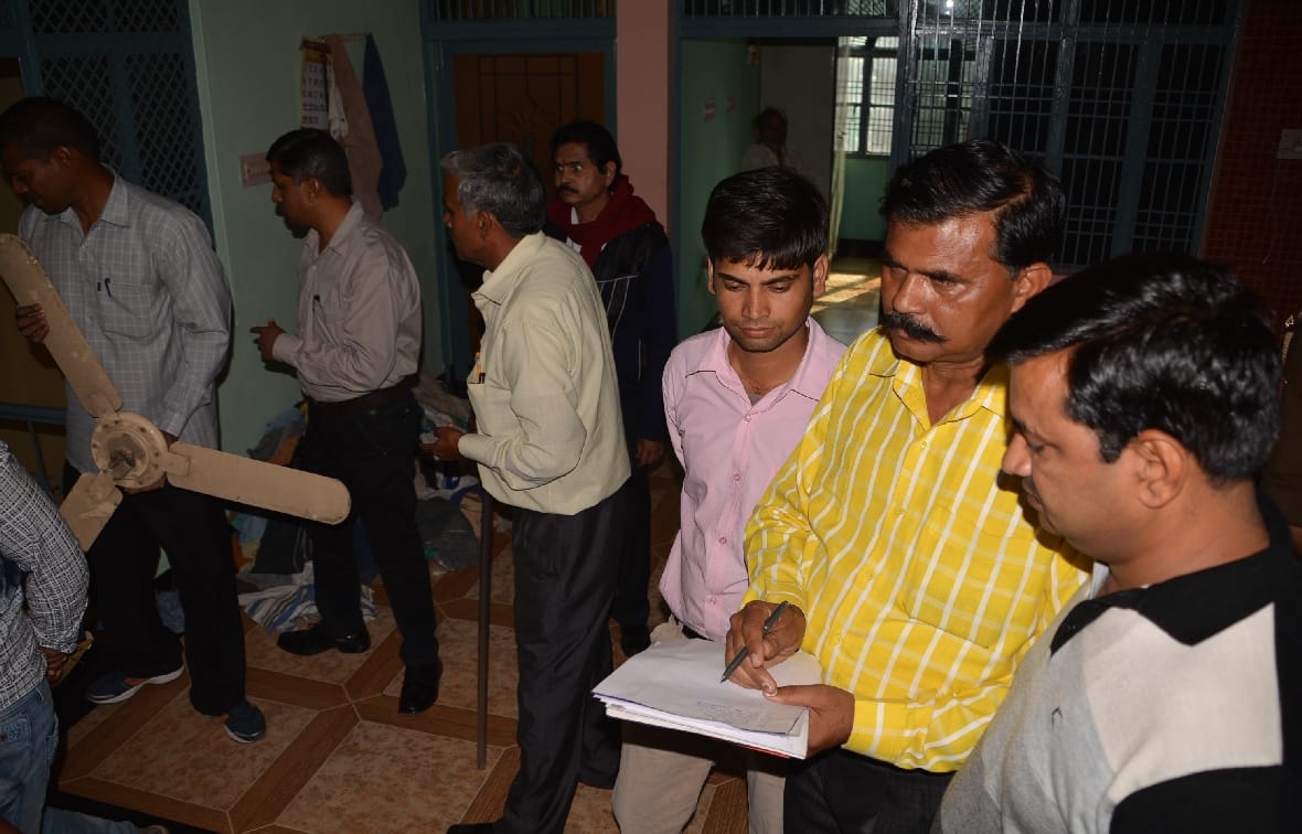 Attempt to set fire to house at the time of attachment