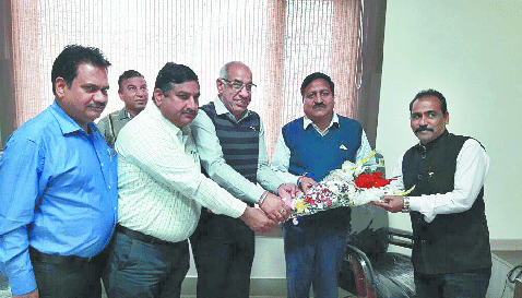 Comissnor join and take welcome meeting 