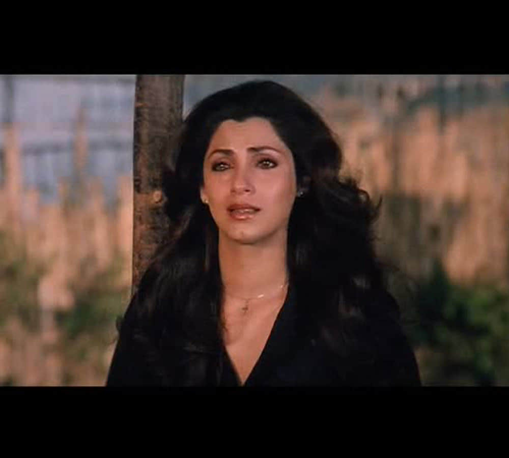 dimple kapadia wardrobe malfunction in film sagar