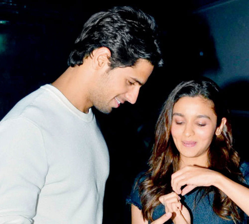 Sidharth Malhotra unhappy with girlfriend Alia Bhatt and varun dhawan
