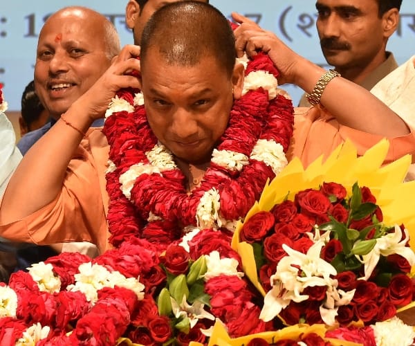  yogi adityanath talks to media.