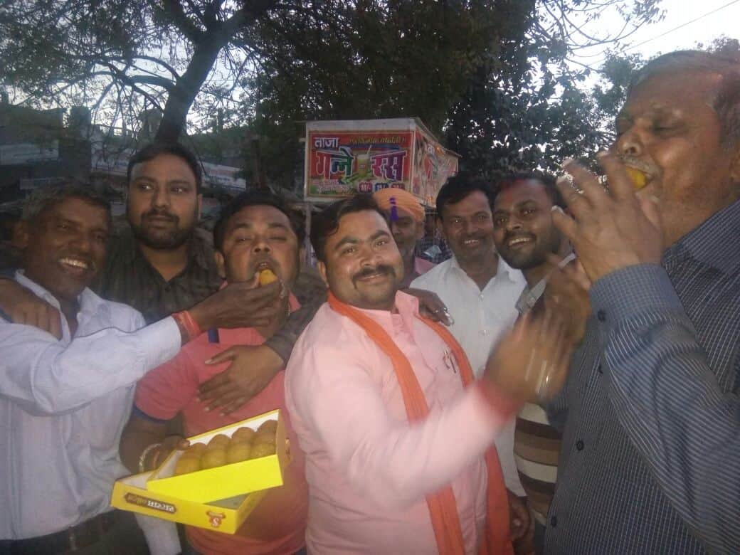 bjp celebrates holi and diwali