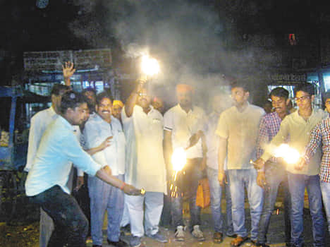 bjp celebrates holi and diwali