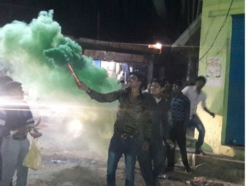 yogee aadityanaath ke mukhyamantree banane par jile mein jashn