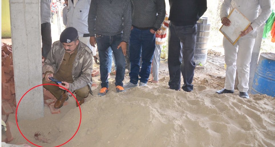Someone Throw Newborn's body into Dustbin at Solan City.