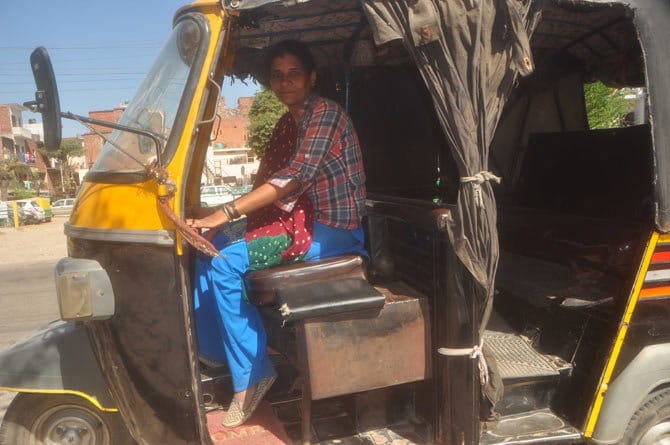 mohali female auto rickshaw driver baljinder kaur became famous in india, amazing story