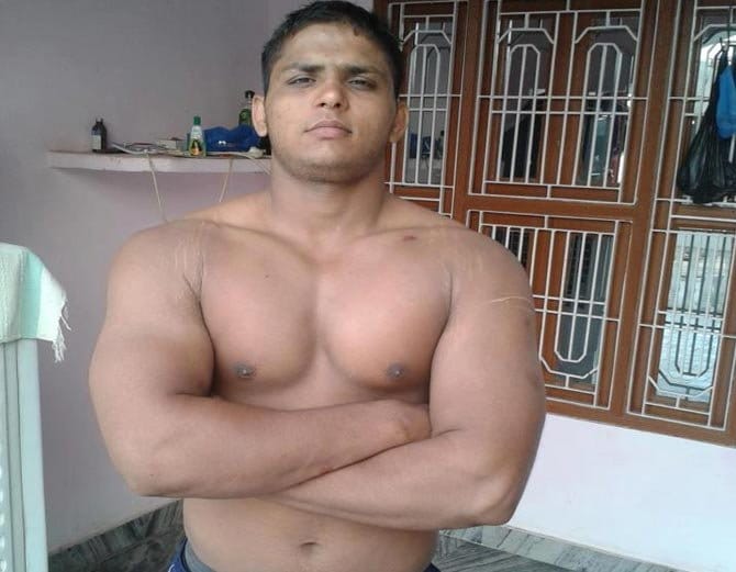 hot body of indian army soldier wrestler monu, who wins haryana kesari reward