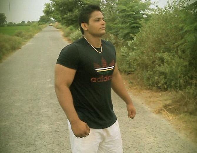 hot body of indian army soldier wrestler monu, who wins haryana kesari reward
