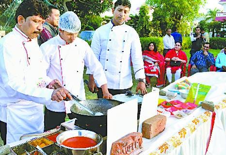 In the prosperity of Tata, Shaif Telling Cooking Tips