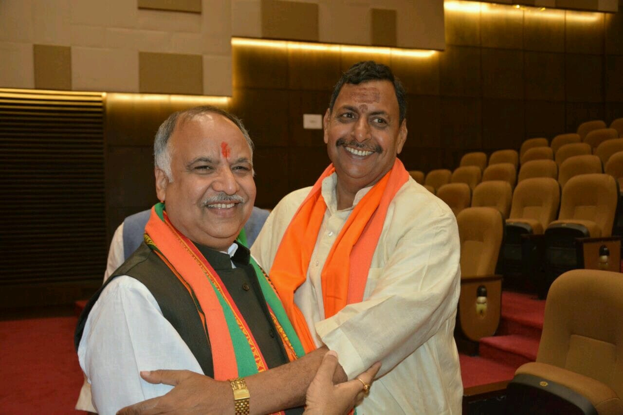 meeting of mlas to deciding uttar pradesh chief minister 