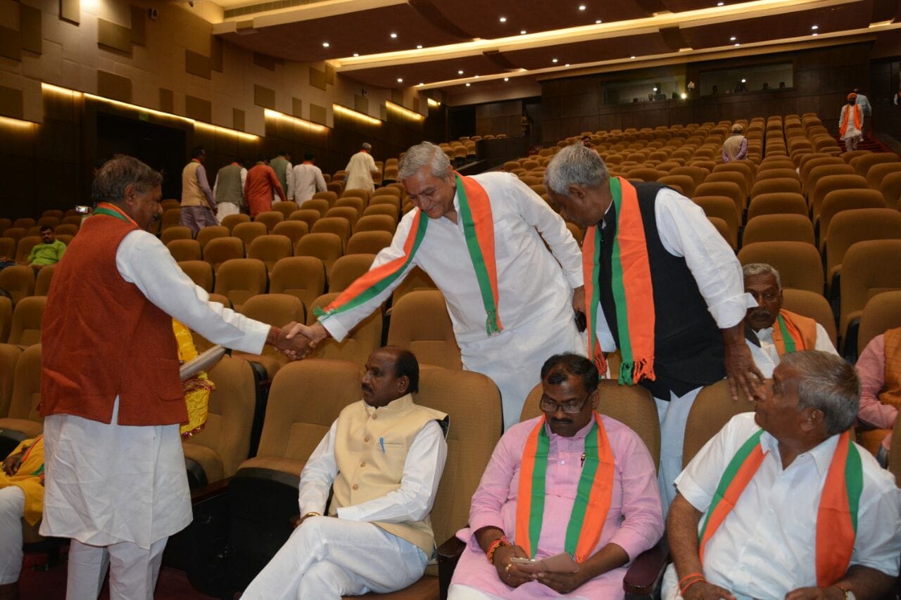 meeting of mlas to deciding uttar pradesh chief minister 