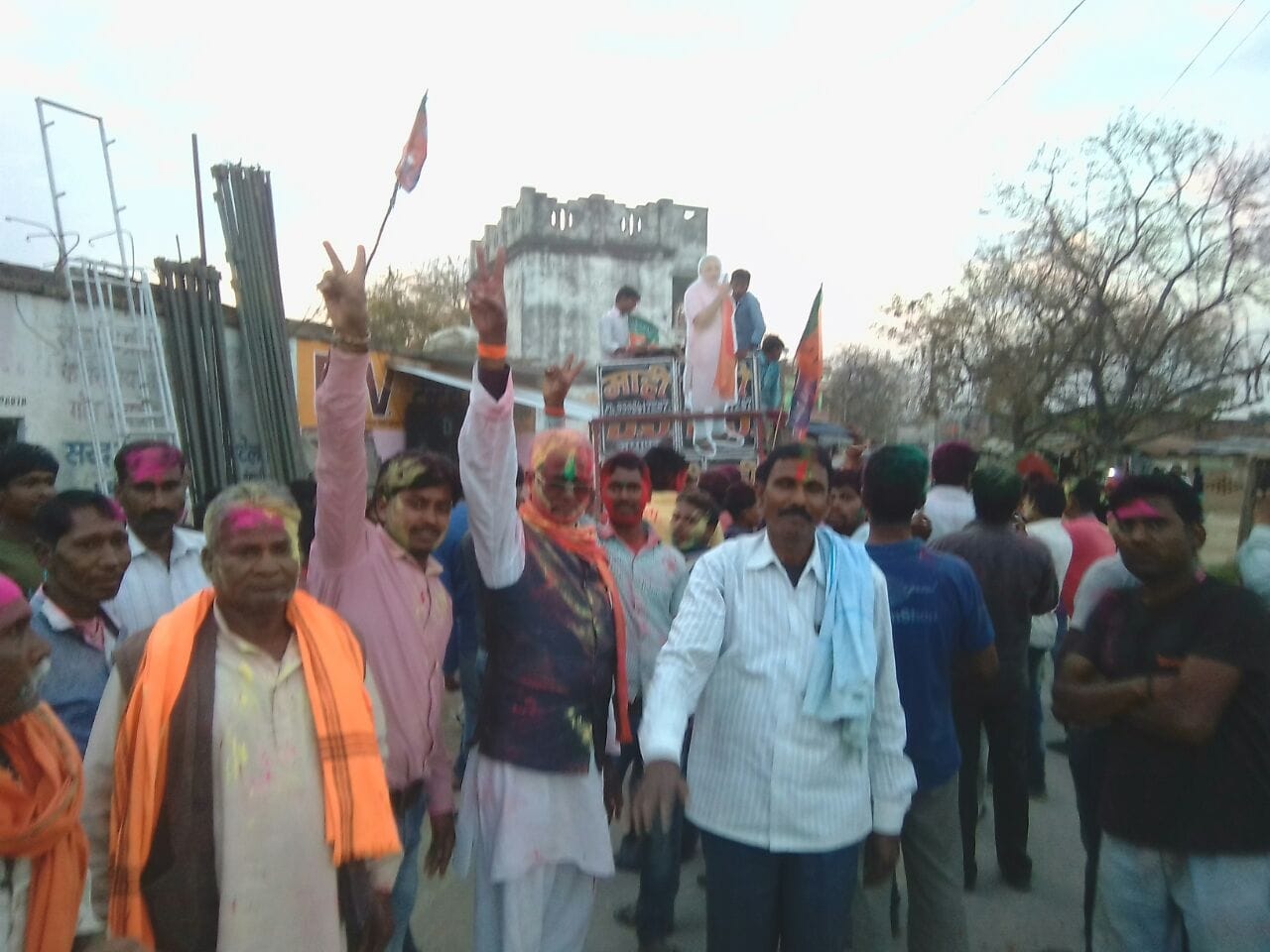 Yogi Adityanath will become chief minister, Vijay procession in the state, see photos