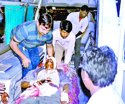 blast in a transister injured three in sultanpur.