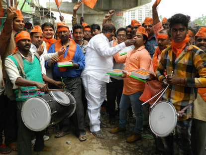 celebration in varanasi for elected two ministers