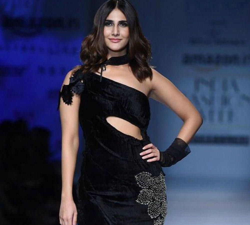 alia bhatt and vaani kapoor in amazon fashion week 2017