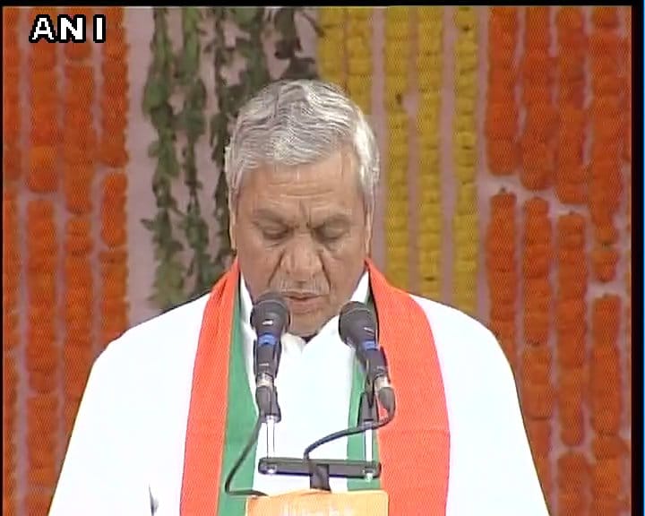yogi cabinets takes oath in up top 10 devolopments