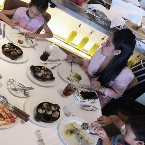 manaytta dutt spending quality time in dubai with twince